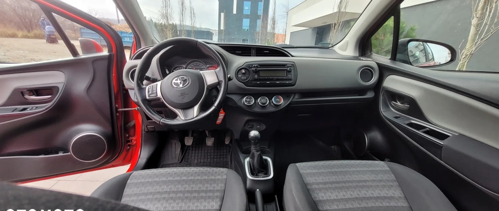Toyota Yaris cena 25000 przebieg: 194500, rok produkcji 2017 z Rumia małe 92